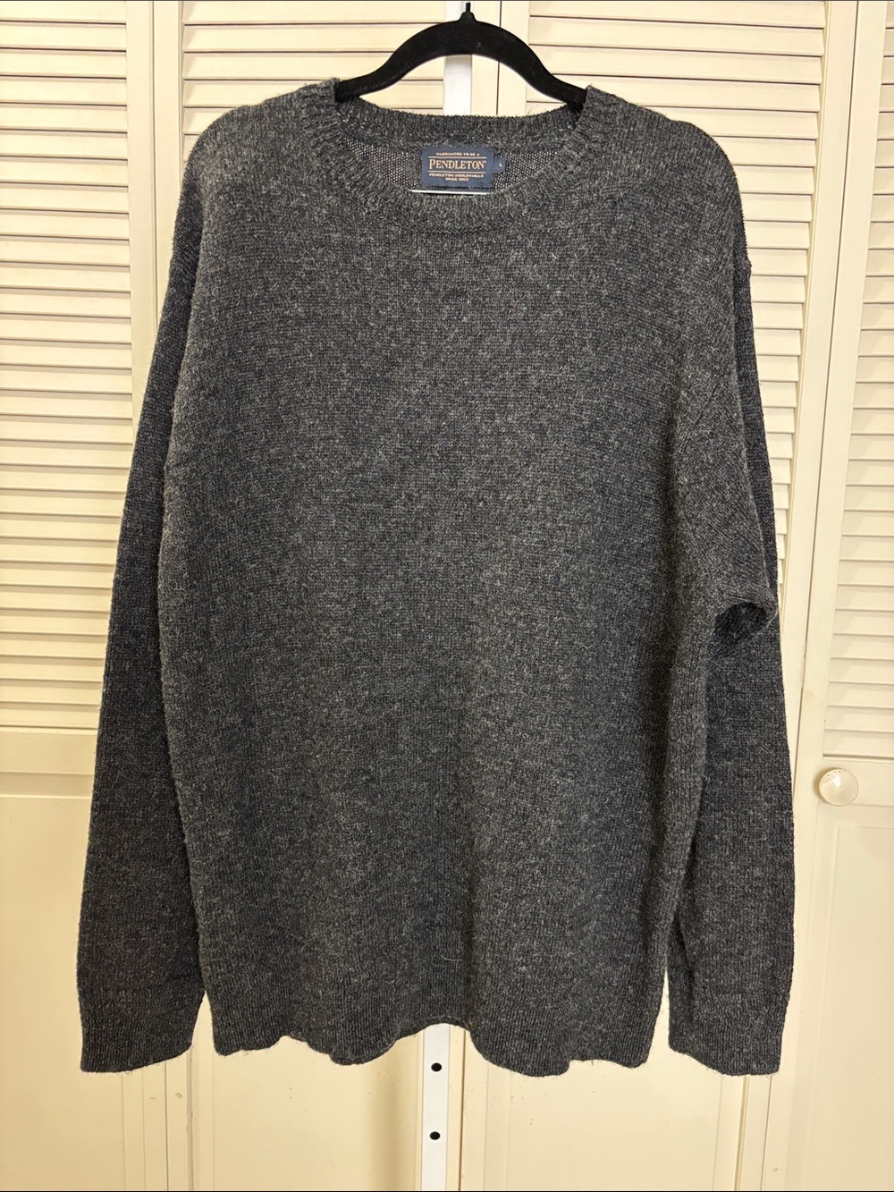 Pendleton Men's Crewneck Sweater in Charcoal Washable Wool Large